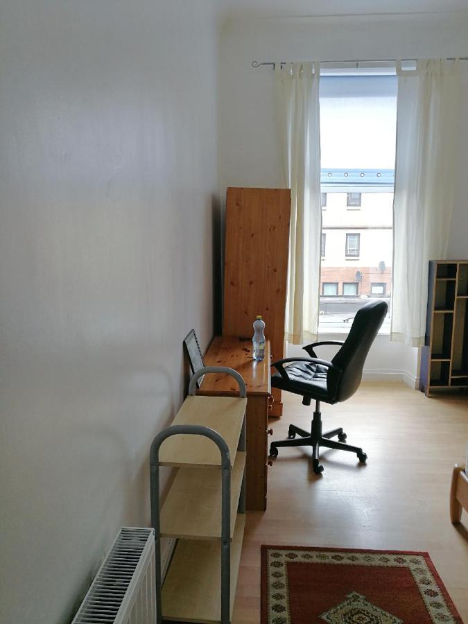 Budget Double Bedroom Near Glasgow City Centre And West End Exterior foto